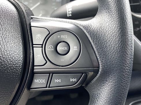 Used 2025 Toyota Corolla LE image 29