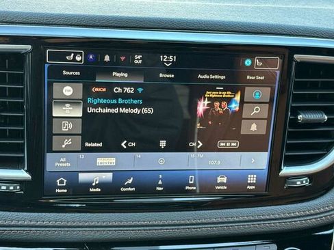 New 2026 Chrysler Pacifica Pinnacle image 17