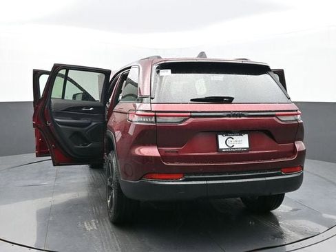 New 2025 Jeep Grand Cherokee Altitude AWD/4WD image 64