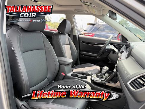 Used 2025 Kia Seltos EX w/ EX Sunroof Package FWD image 33