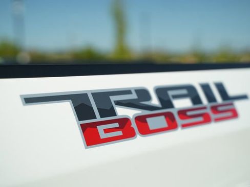 Used 2023 Chevrolet Silverado 1500 Custom Trail Boss w/ LPO, Dark Essentials Package AWD/4WD image 39