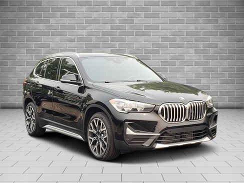 Used 2022 BMW X1 xDrive28i w/ Convenience Package AWD/4WD image 3