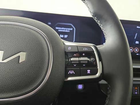 Used 2024 Kia Sorento SX Prestige image 17