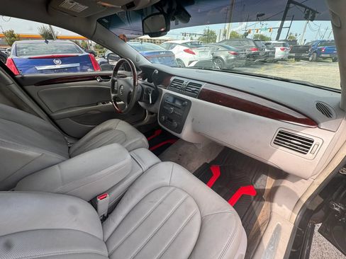 Used 2009 Buick Lucerne CXL FWD image 24