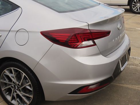 Used 2020 Hyundai Elantra Limited w/ Ultimate Package 03 FWD image 13