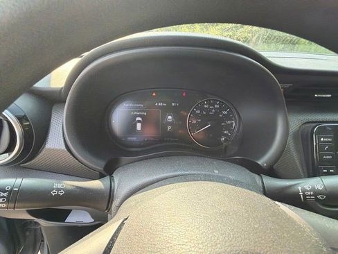 Used 2021 Nissan Kicks SV FWD image 5
