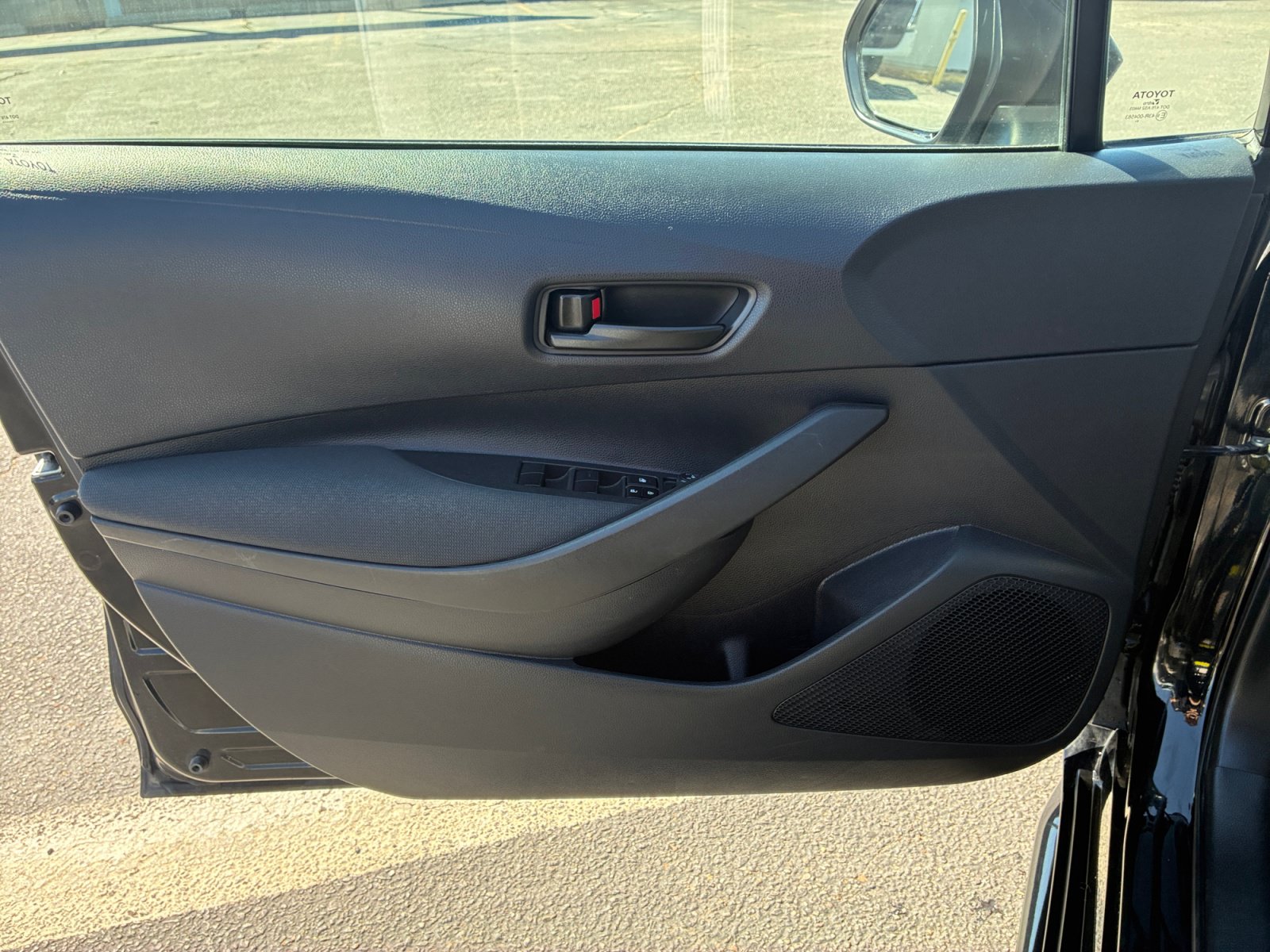 Used 2025 Toyota Corolla LE FWD image 14