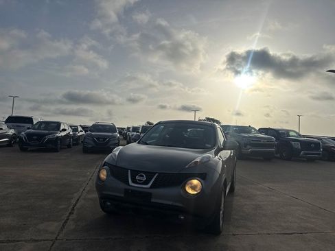 Used 2011 Nissan Juke SL FWD image 6