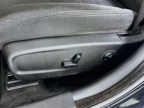 Used 2014 Dodge Charger R/T w/ Blacktop Package RWD image 21