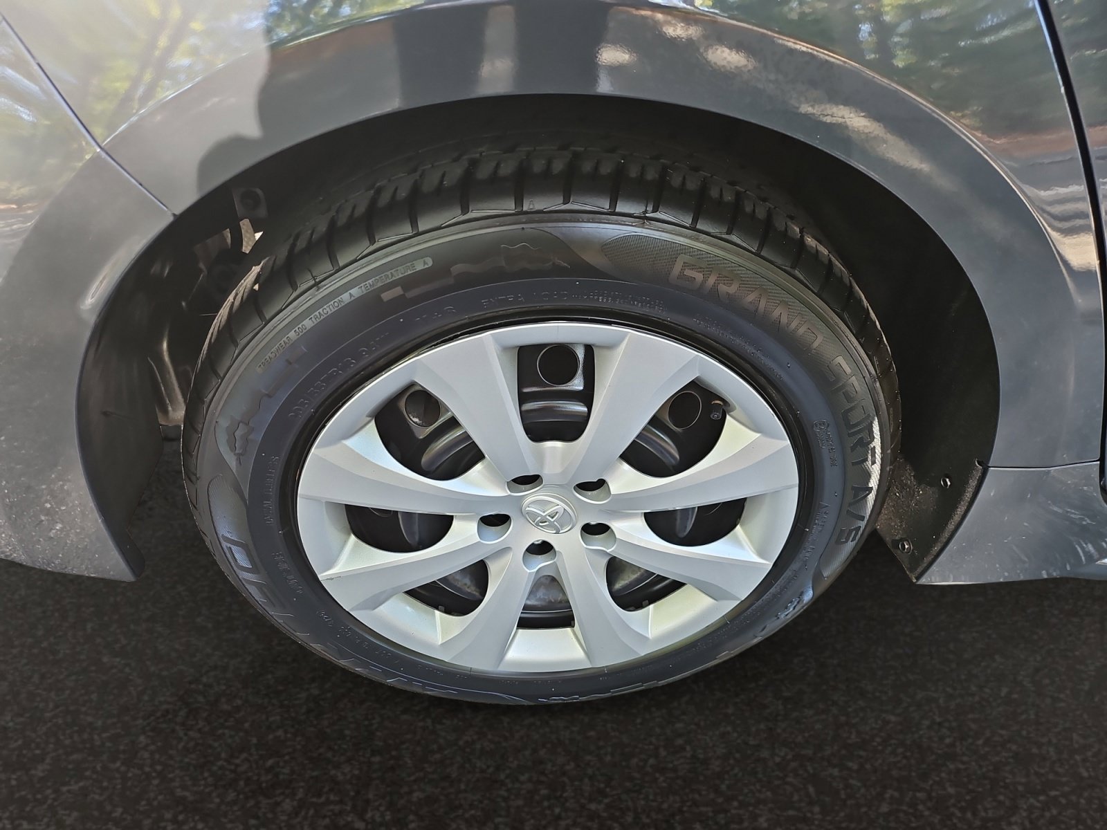 Used 2024 Toyota Corolla LE FWD image 43