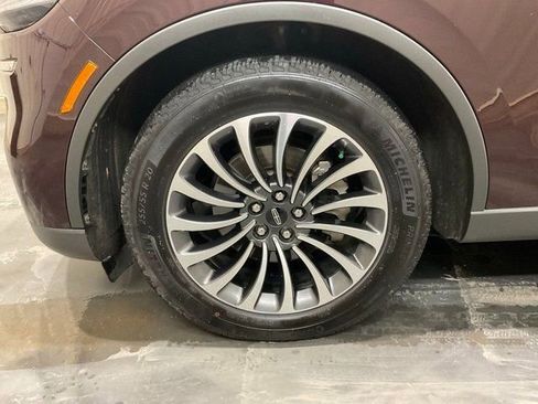 Used 2023 Lincoln Aviator Standard w/ Premium Package image 24