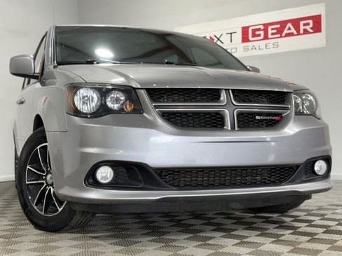 Used 2016 Dodge Grand Caravan R/T FWD image 3