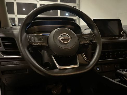 Used 2024 Nissan Rogue S image 14