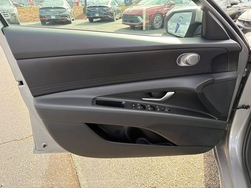 New 2026 Hyundai Elantra SE image 10