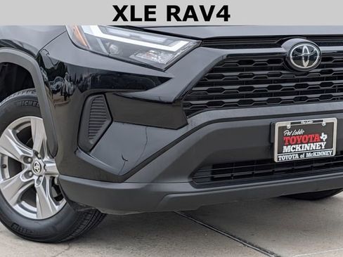 Used 2025 Toyota RAV4 XLE FWD image 3