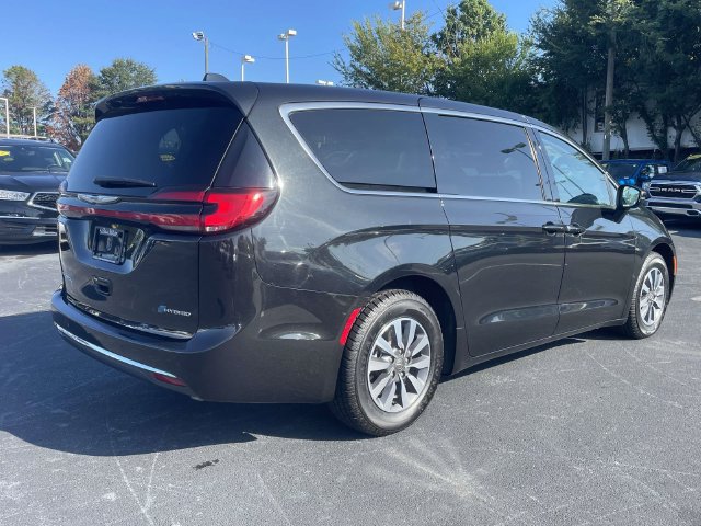 Used 2023 Chrysler Pacifica Touring-L FWD image 7
