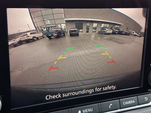 Used 2023 Nissan Rogue S image 17