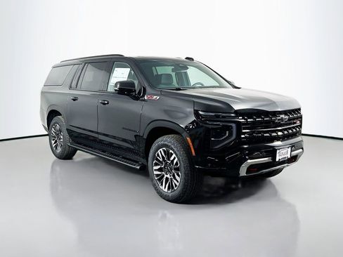 New 2026 Chevrolet Suburban Z71 image 3