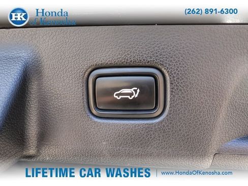 Used 2022 Hyundai Palisade Limited w/ Cargo Package AWD/4WD image 28