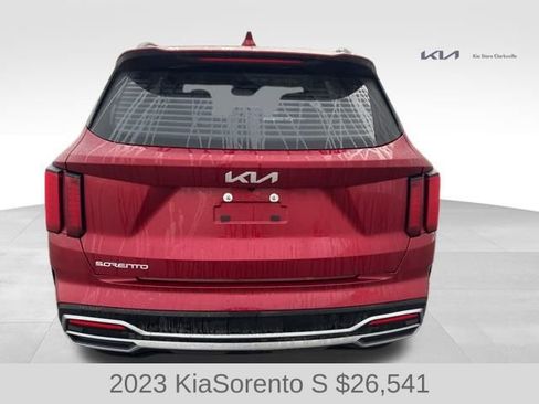 Used 2023 Kia Sorento S w/ Panoramic Sunroof Package image 6