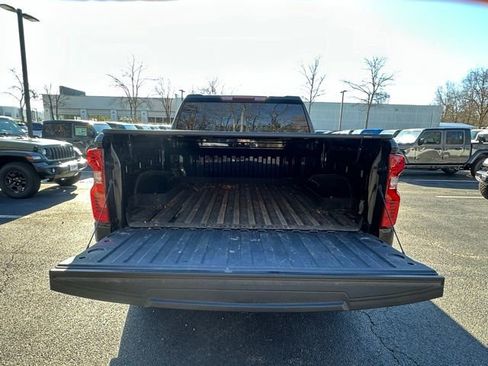 Used 2023 Chevrolet Silverado 1500 Custom image 15