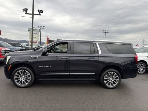New 2026 GMC Yukon XL Denali w/ LPO, Floor Liner Package AWD/4WD image 10