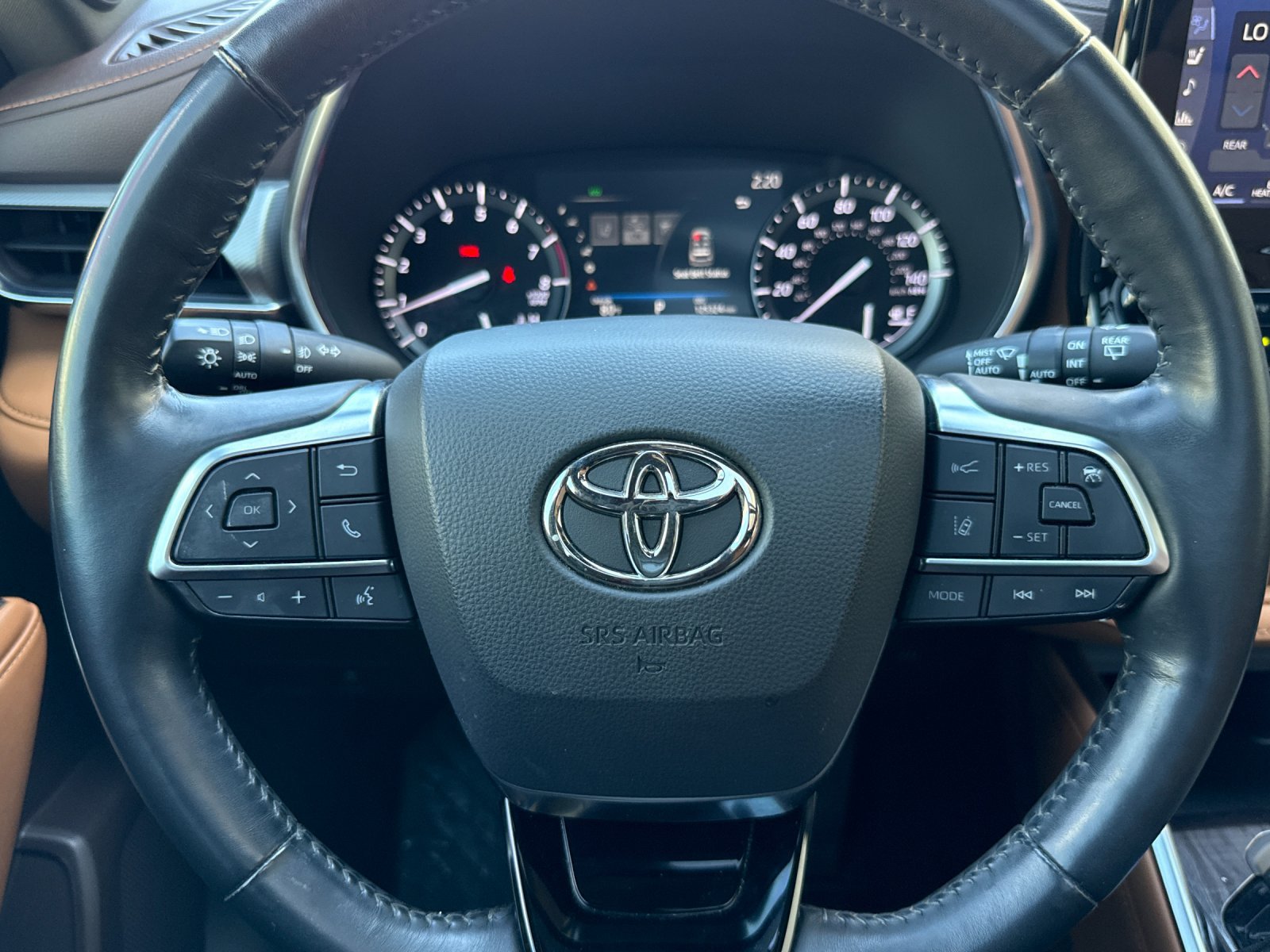 Used 2021 Toyota Highlander Platinum FWD image 23