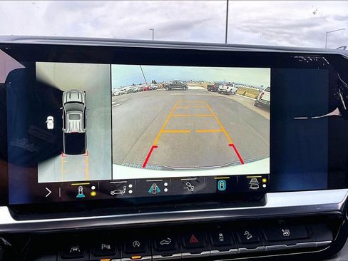 Used 2022 Chevrolet Silverado 1500 High Country w/ Z71 Off-Road Package image 22