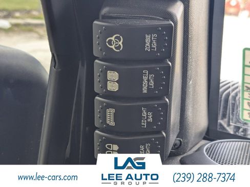 Used 2015 Jeep Wrangler Unlimited Sport w/ Connectivity Group image 16