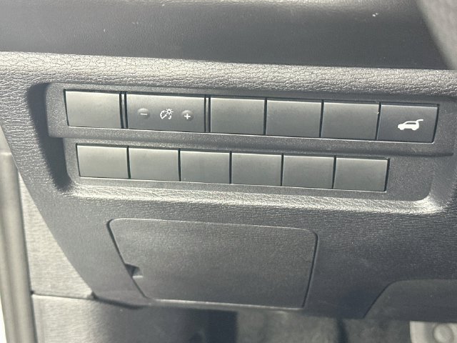 Used 2024 Mitsubishi Outlander SE AWD/4WD image 23