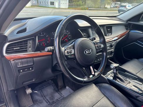 Used 2018 Kia Cadenza Premium image 23