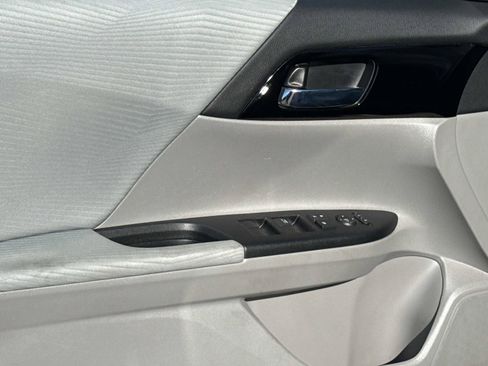 Certified 2017 Honda Accord LX image 16