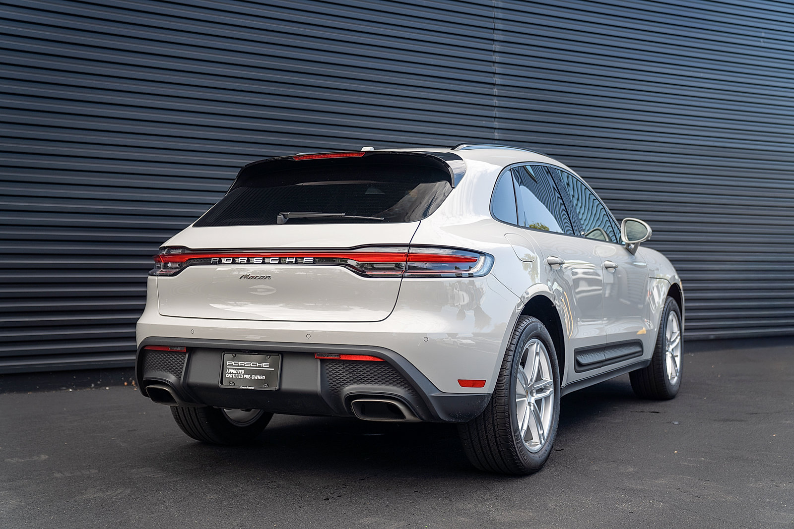 Used 2026 Porsche Macan AWD/4WD image 28