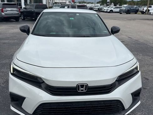 Used 2023 Honda Civic Sport image 2