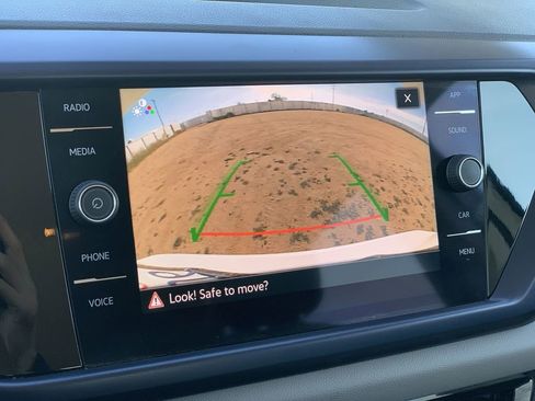 Used 2022 Volkswagen Taos SE image 12