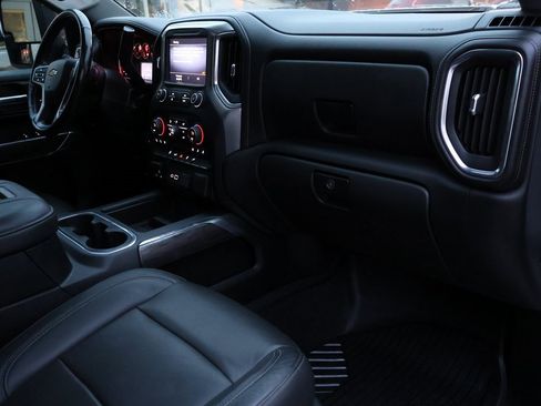 Used 2020 Chevrolet Silverado 2500 LTZ image 11