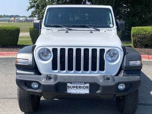 Used 2021 Jeep Gladiator Sport w/ Trailer Tow Package AWD/4WD image 11