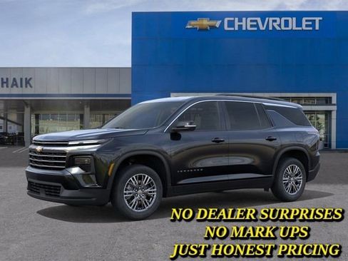 New 2026 Chevrolet Traverse LT w/ Driver Confidence Package FWD image 2