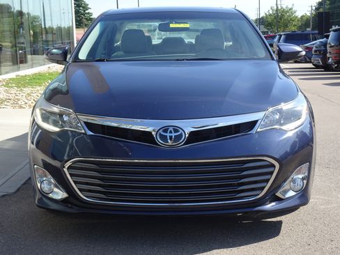 Used 2015 Toyota Avalon Limited w/ Technology Package FWD image 7