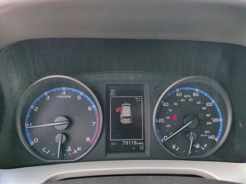 Used 2018 Toyota RAV4 XLE FWD image 11