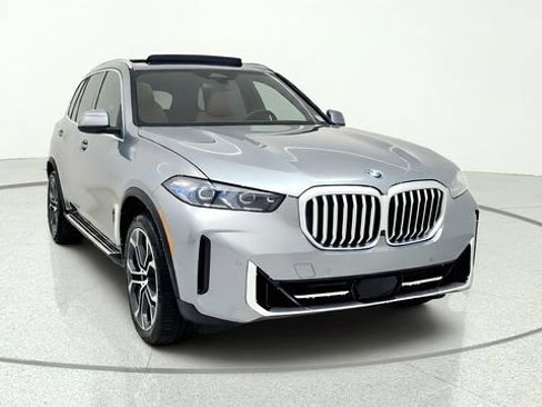Used 2025 BMW X5 sDrive40i w/ Parking Assistance Package RWD image 2