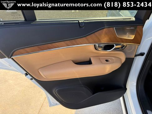 Used 2017 Volvo XC90 T8 Inscription w/ Luxury Package AWD/4WD image 18