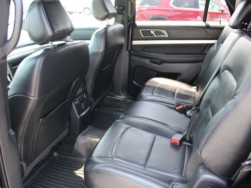 Used 2016 Ford Explorer XLT w/ Equipment Group 202A AWD/4WD image 15
