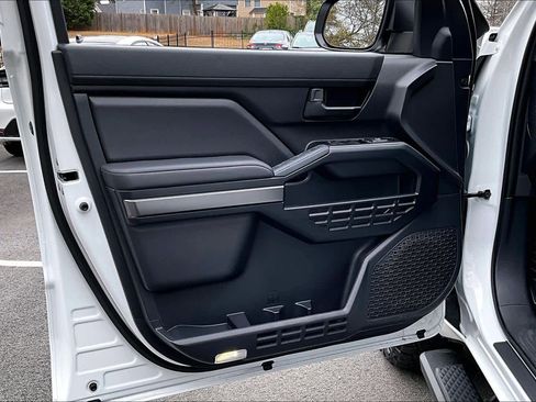 Certified 2025 Toyota 4Runner SR5 image 21