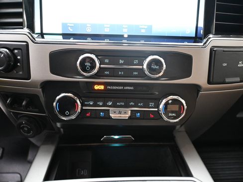 Used 2022 Ford F250 Lariat AWD/4WD image 12