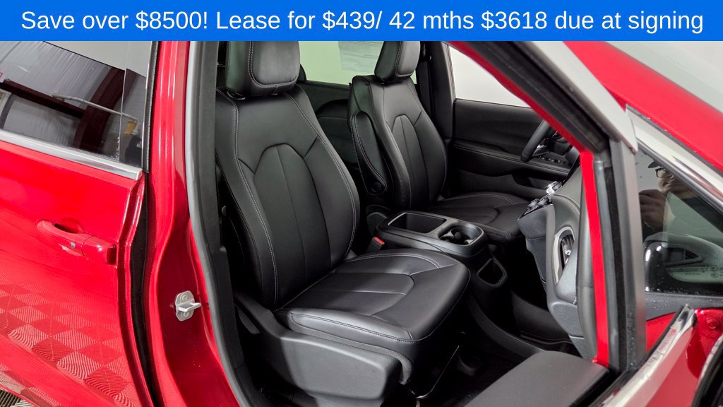 New 2026 Chrysler Pacifica Select FWD image 36