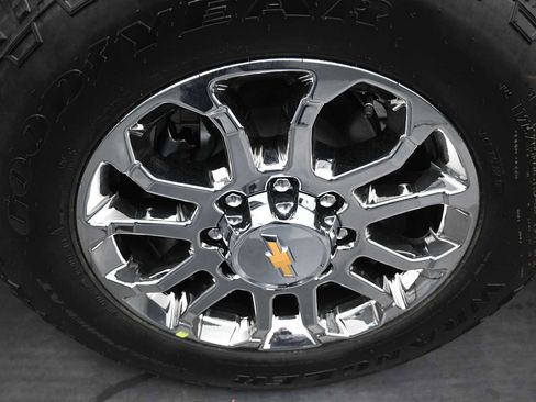New 2026 Chevrolet Silverado 2500 LT w/ Z71 Chrome Sport Edition AWD/4WD image 9