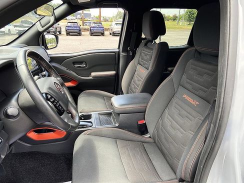 Used 2022 Nissan Frontier Pro-X RWD image 11