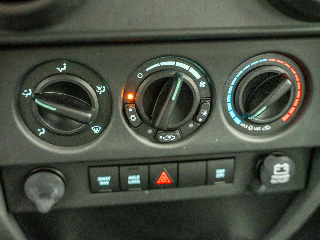 Used 2008 Jeep Wrangler Rubicon w/ Dual Top Group AWD/4WD image 32