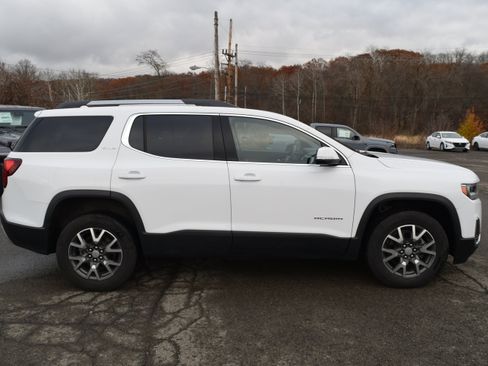 Used 2023 GMC Acadia SLE w/ Driver Convenience Package image 5